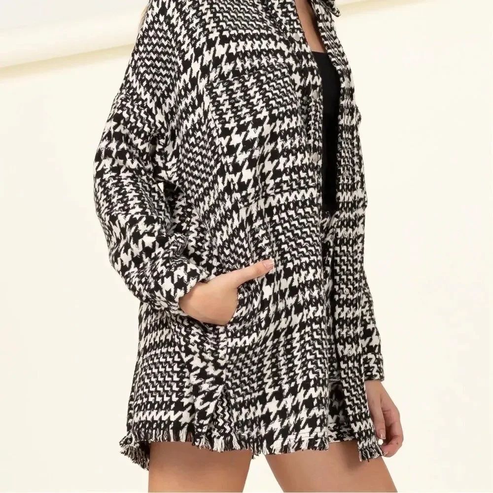 Textured Houndstooth Fray Hem Shacket - Picture 10 of 12